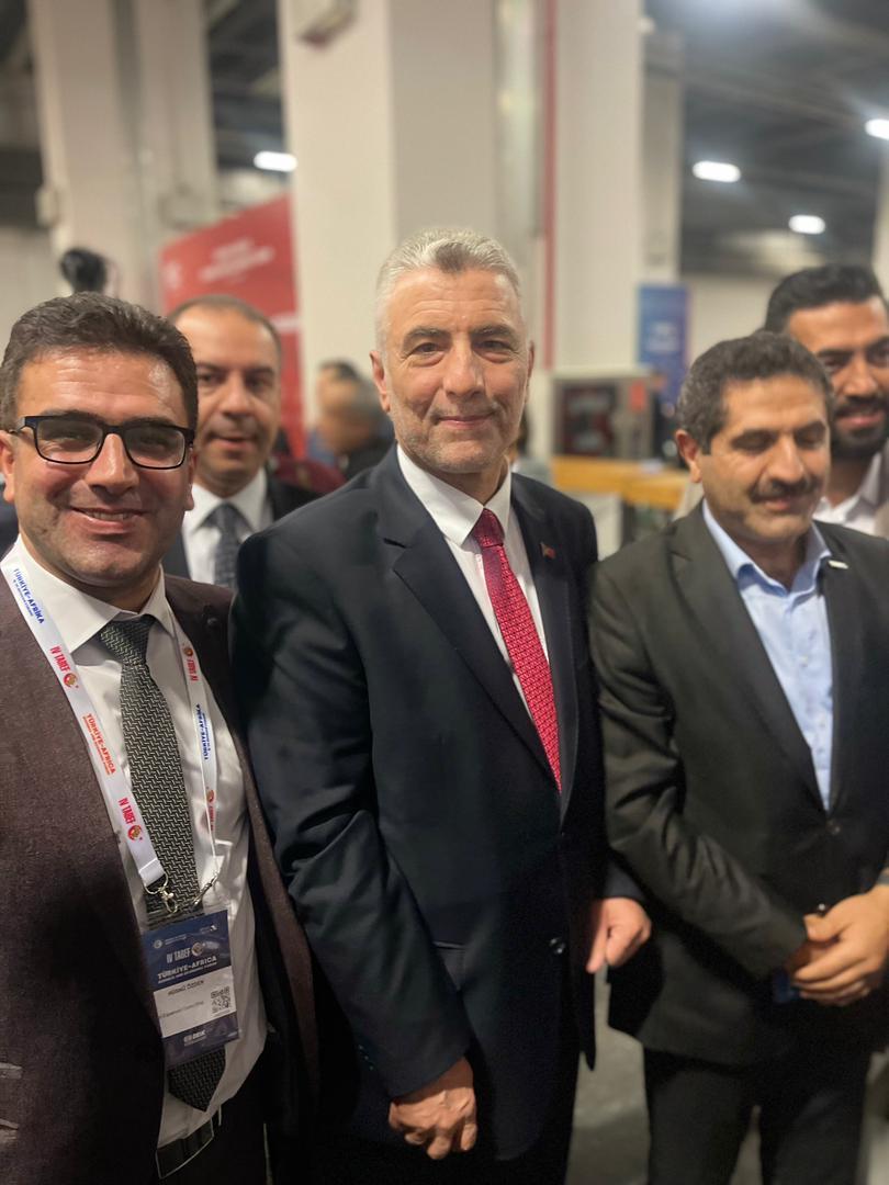 Notre co-fondateur Hüsnü Özden avec notre ministre du Commerce M. Ömer Bolat